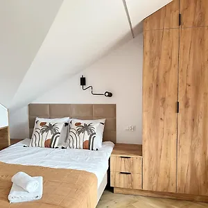 Dmk Oak Near Warsaw-modlin Airport Apartament
